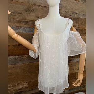 Belle Franco silk blend daisy cold shoulder sequin lined sheer off white EUC XL